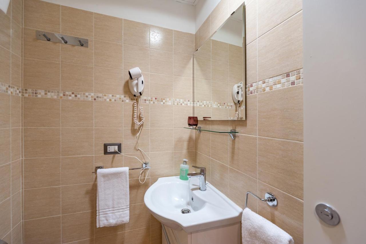 Monticello Apartment Via Cavour Roma Oda fotoğraf